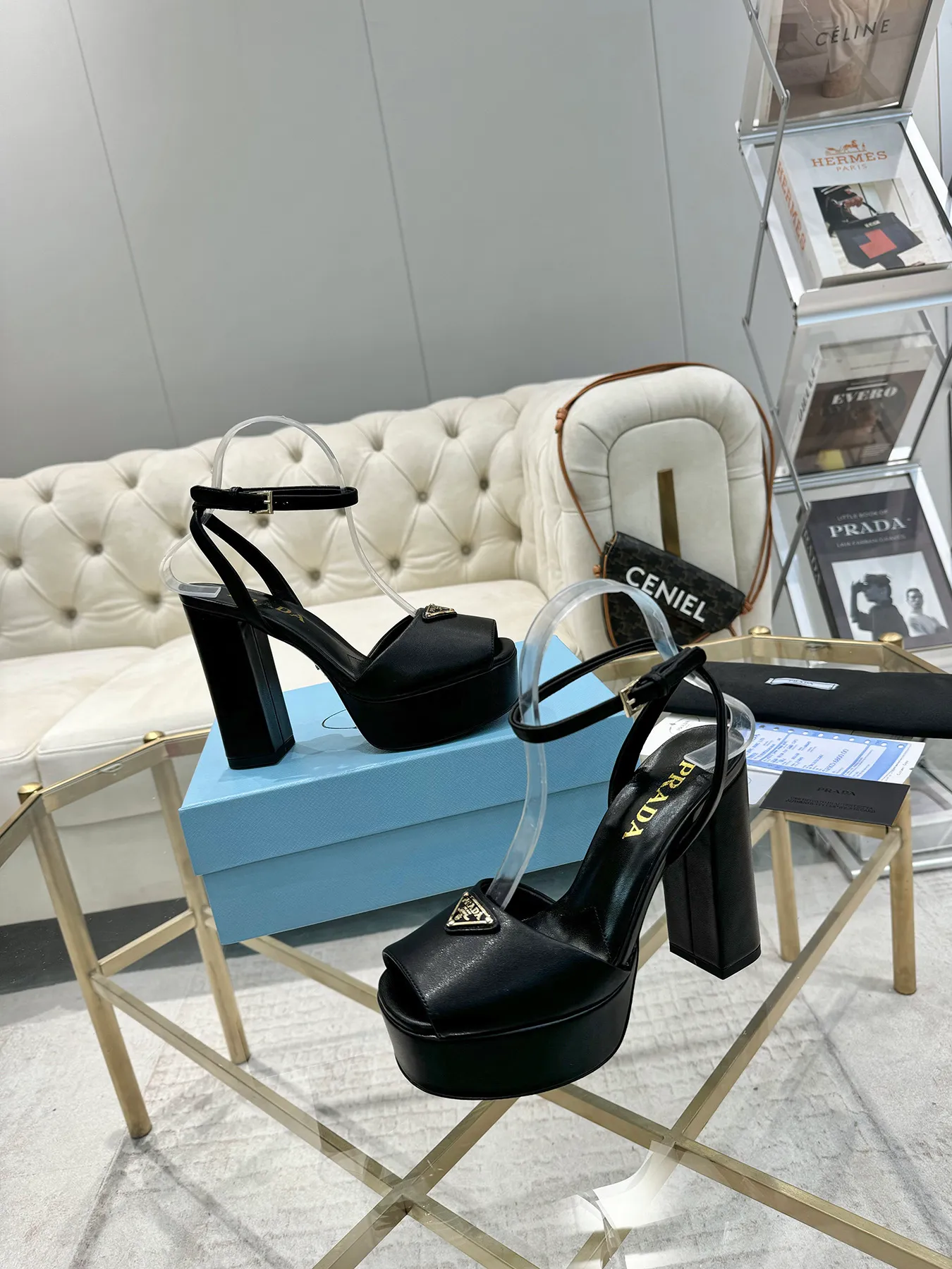 👟👟Ex-factory price 600👟👟 (imitation leather bottom-20) New arrival 👉Ready stock👈Remove the original board and make a 1:1 replica‼ ️The highest version ✅ Prada's early spring catwalk hot style 😘The latest spring style Thick heel square toe water platform series (genuine leather outsole) (simulated leather sole) A must-have for goddesses The upper and the feet are super beautiful 👉The upper is made of imported original calfskin, soft and textured, lining + foot pads, imported sheepskin lining, breathable and comfortable, private model water platform, heel, water platform 4M, heel height 13M Code number 35M-39M (34 40 41 42 customized, non-refundable and non-exchangeable)